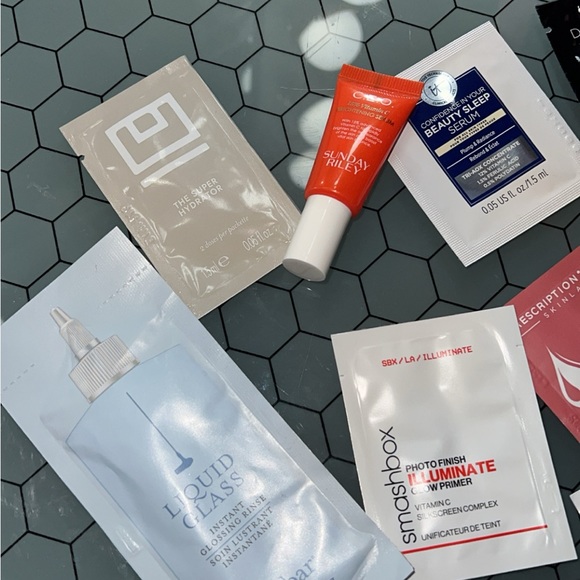 Hair Care, Skincare, and makeup Bundle. - Picture 2 of 4